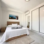 Modern Townhouse With Pool Access Willa