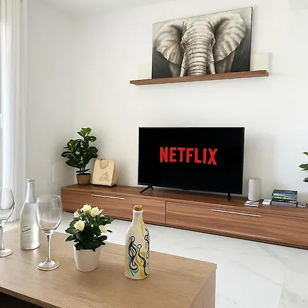 ヴィラ Modern Townhouse With Pool Access