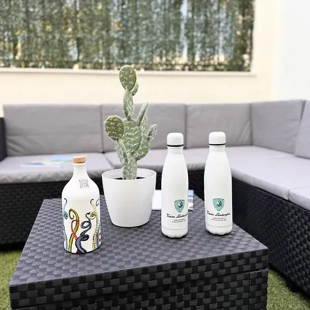 ヴィラ Modern Townhouse With Pool Access アデヘ